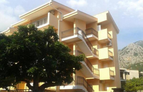 Отель Apartments Percobic  Сутоморе